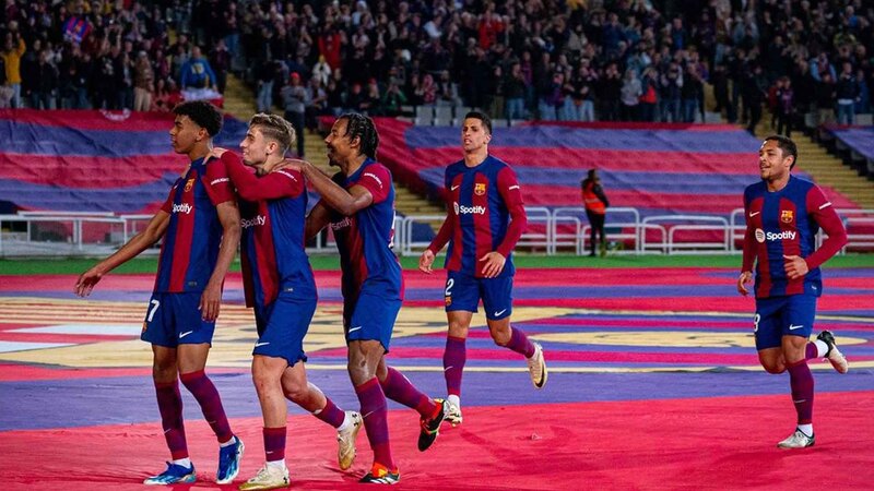 Đội hình trẻ của Barcelona có nhiều tiềm năng nhờ La Masia, kỹ thuật tốt và định hướng tái thiết rõ ràng. 