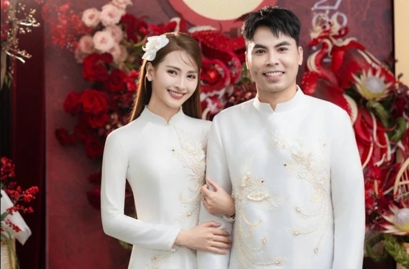 Ngoài sân cỏ, Đức Huy được yêu mến bởi tính cách vui vẻ, hài hước và gần gũi. 