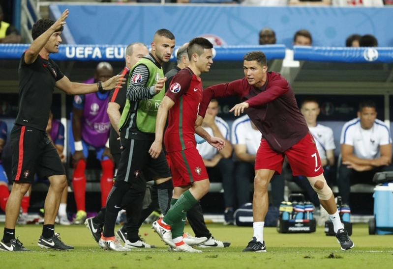 Ronaldo là biểu tượng lớn của đội tuyển Bồ Đào Nha với vai trò thủ lĩnh và nguồn cảm hứng.