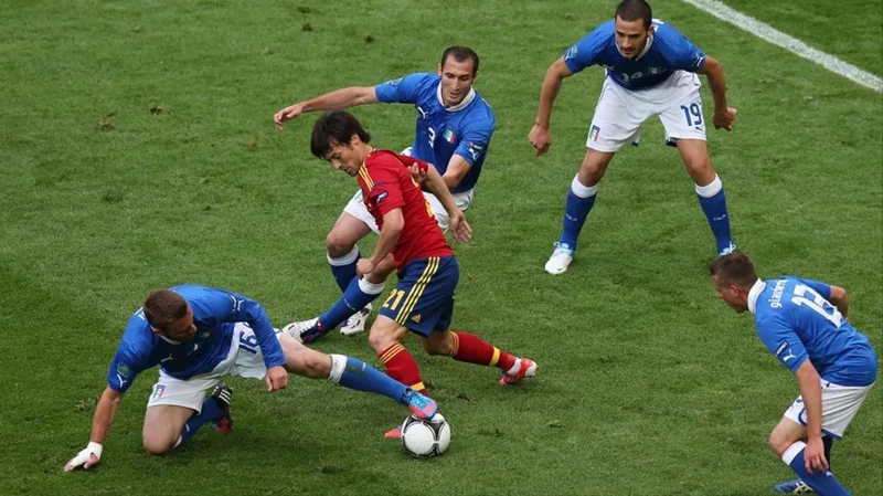 Sơ đồ chiến thuật WM (3-2-2-3) từng thống trị thế giới trước khi bị triết lý thực dụng Catenaccio lật đổ.