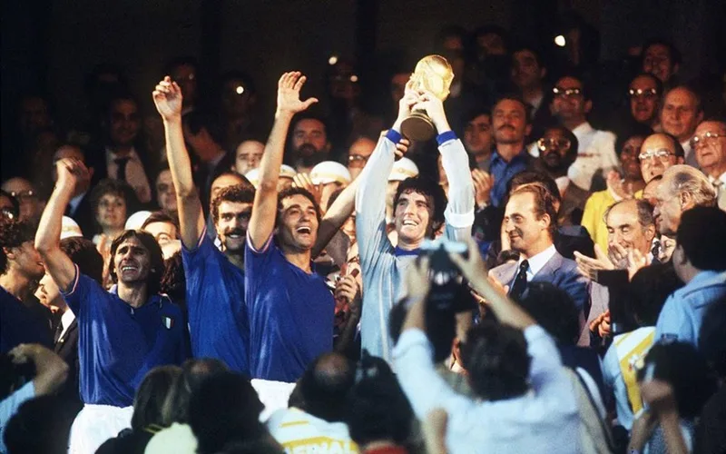 Đội tuyển Ý vô địch World Cup 1982 nhờ bước chuyển mình lịch sử từ Catenaccio sang hệ thống Zona Mista.