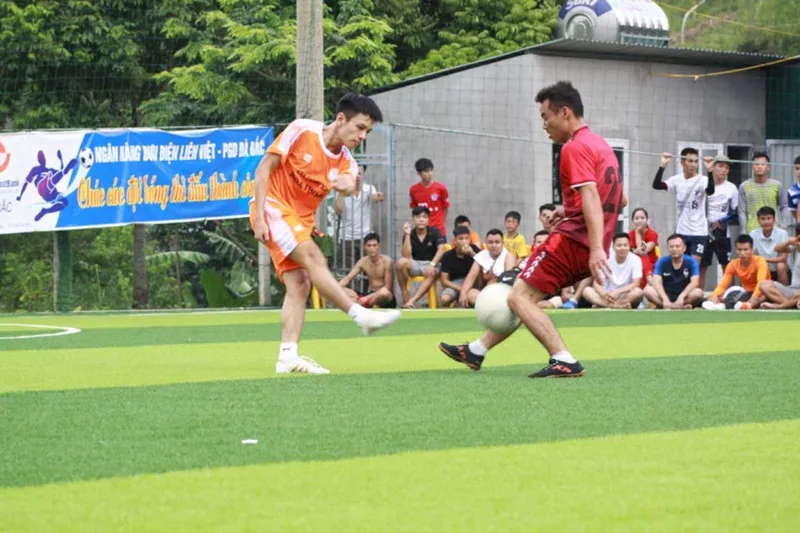 Cự ly sân 7 đòi hỏi một sơ đồ cân bằng, phân chia khu vực rõ ràng và tiết kiệm thể lực.