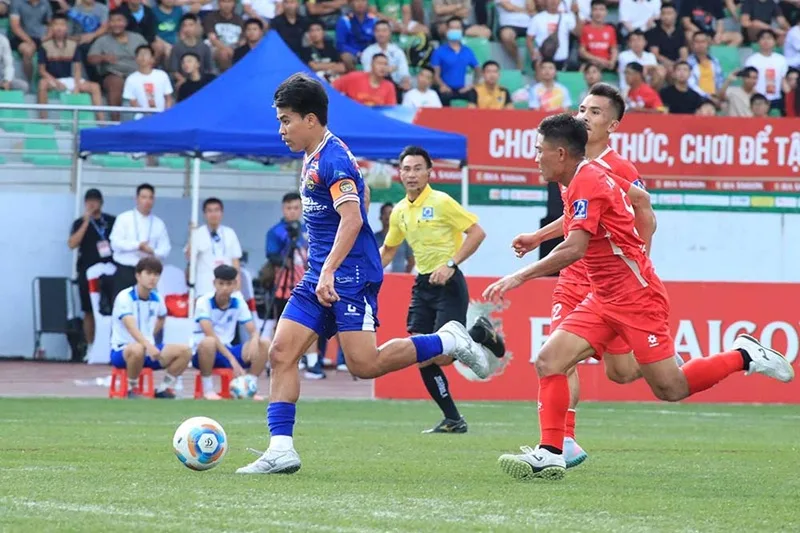 Sa bàn sơ đồ 2-3-1 — Hệ thống tổng lực hiện đại và là sơ đồ sân 7 dễ đá nhất.