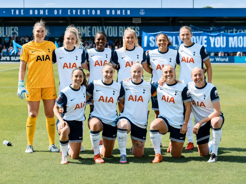 Câu lạc bộ bóng đá nữ Tottenham Hotspur là một trong những đại diện đáng chú ý của bóng đá nữ chuyên nghiệp tại London.