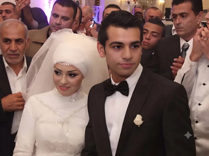 Hôn lễ năm 2013 tại quê nhà Nagrig đánh dấu một cột mốc quan trọng trong chuyện tình Mohamed Salah và Magi Sadeq.